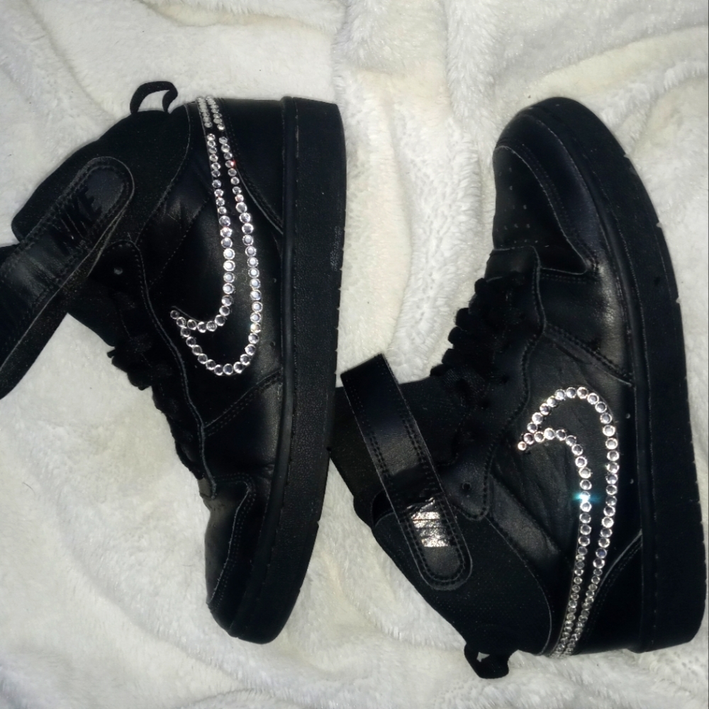 Nike mid top